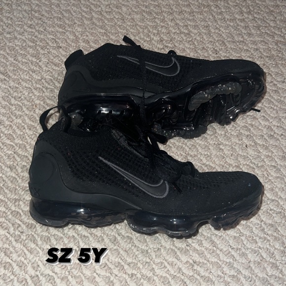 youth vapormax